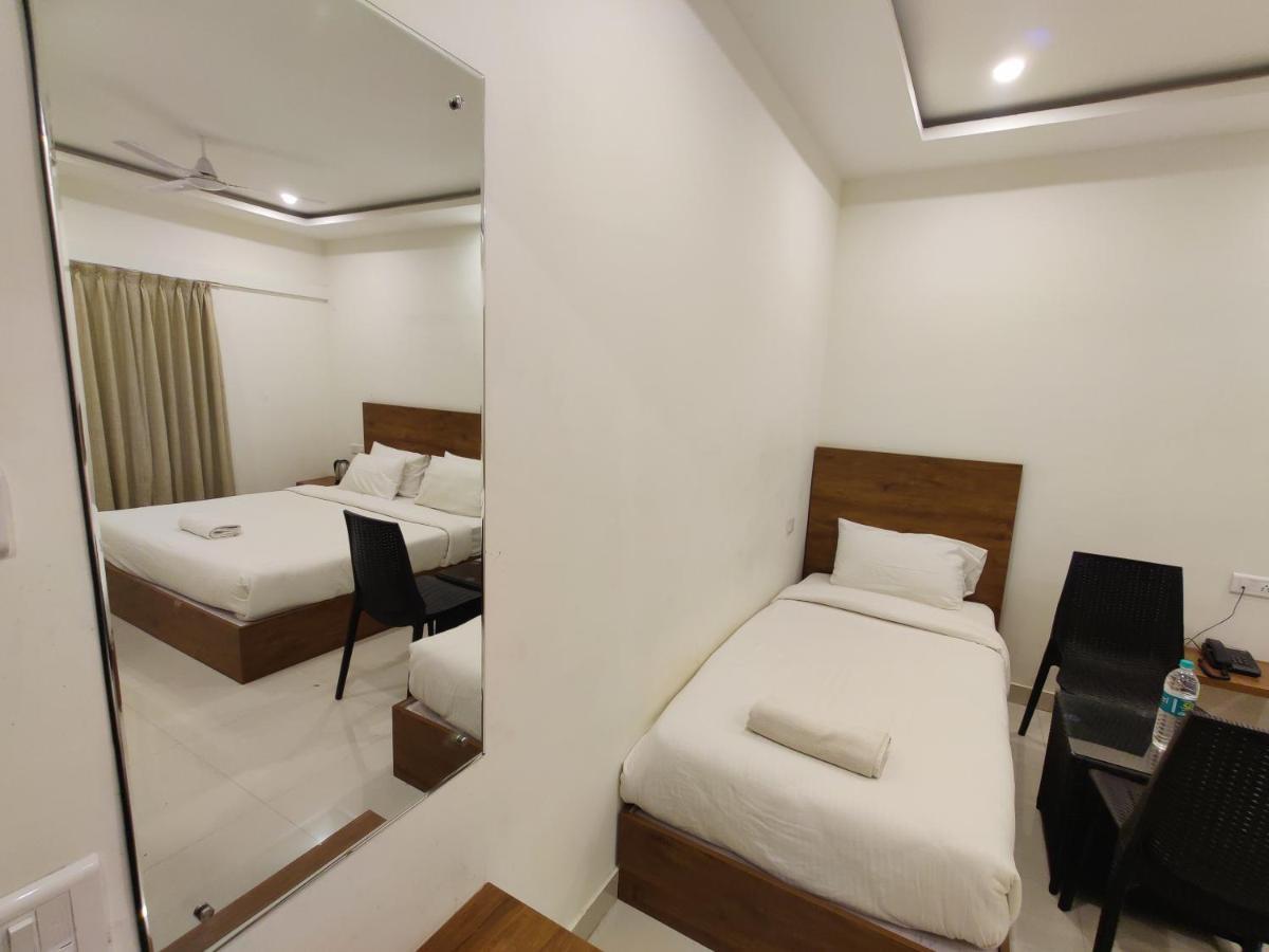 Hotel Airport City Dod Jala 外观 照片