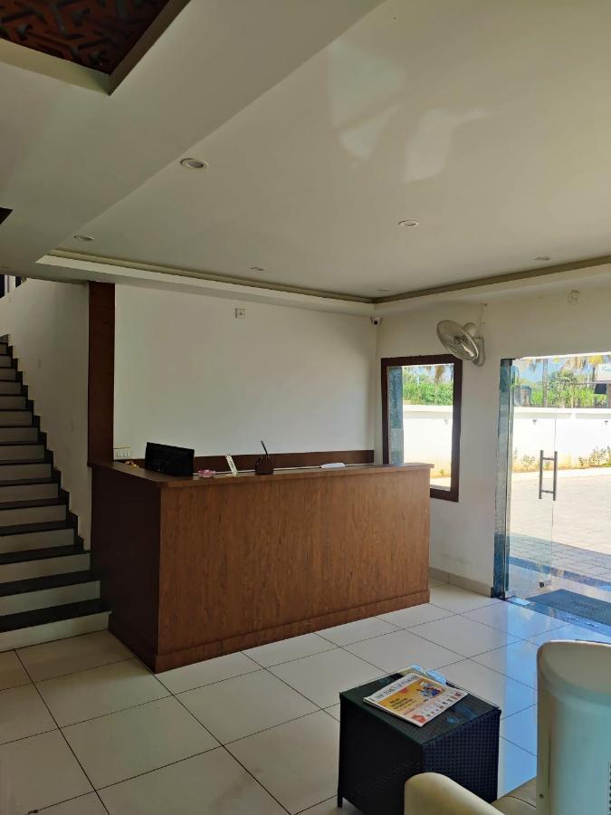 Hotel Airport City Dod Jala 外观 照片