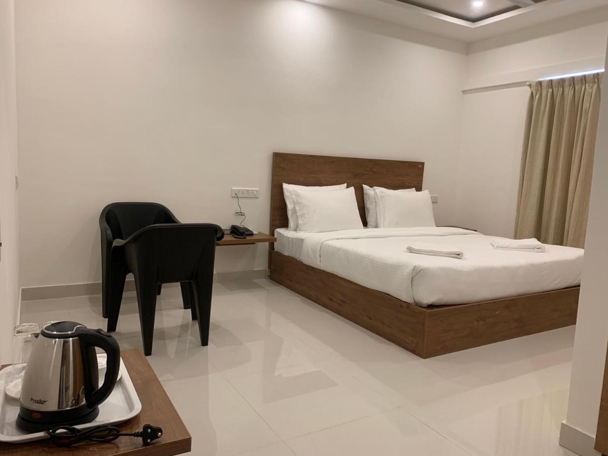 Hotel Airport City Dod Jala 外观 照片